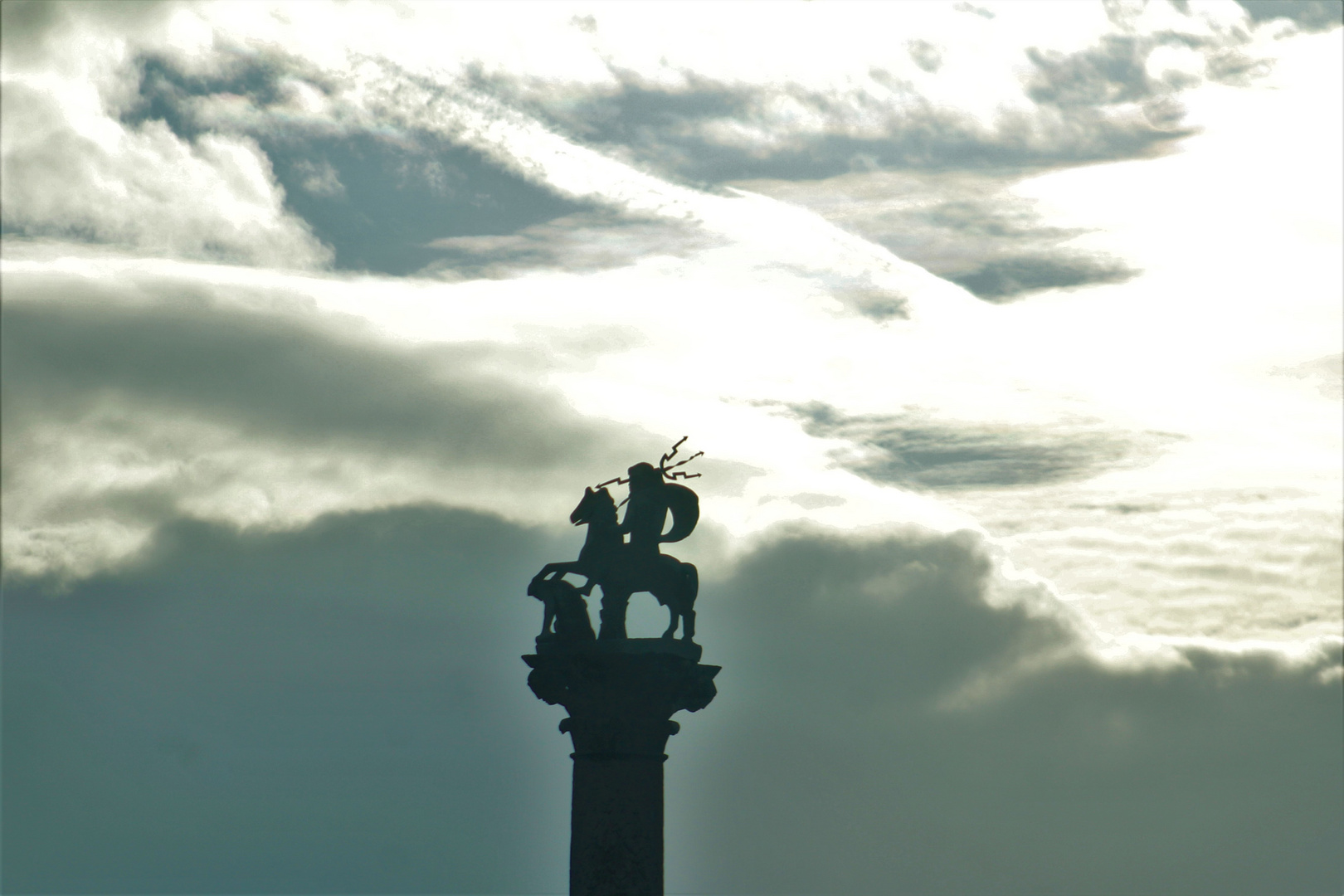 dicht unterm bewegten Himmel