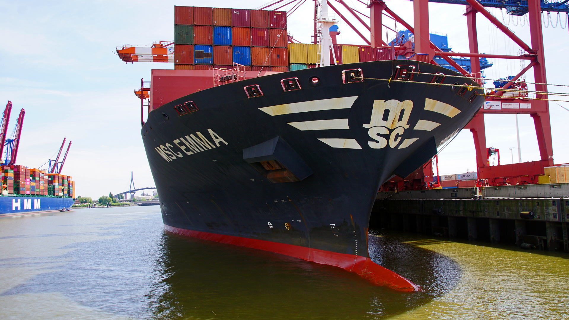 Dicke Pötte im Hamburger Hafen