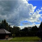 Dicke Wolke über Grillhaus