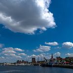 Dicke Wolke über Rostock