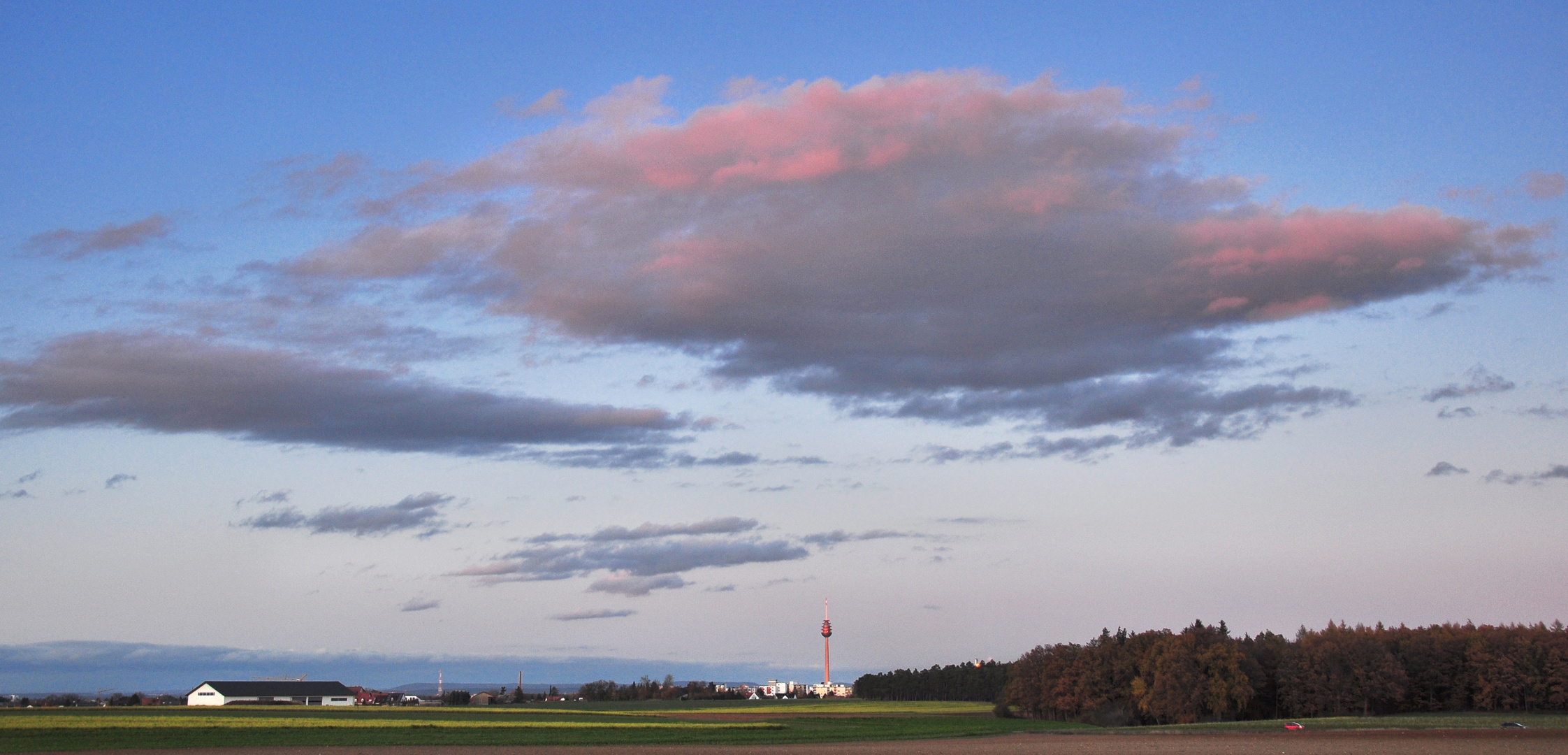 Dicke Wolke überm Fernsehturm