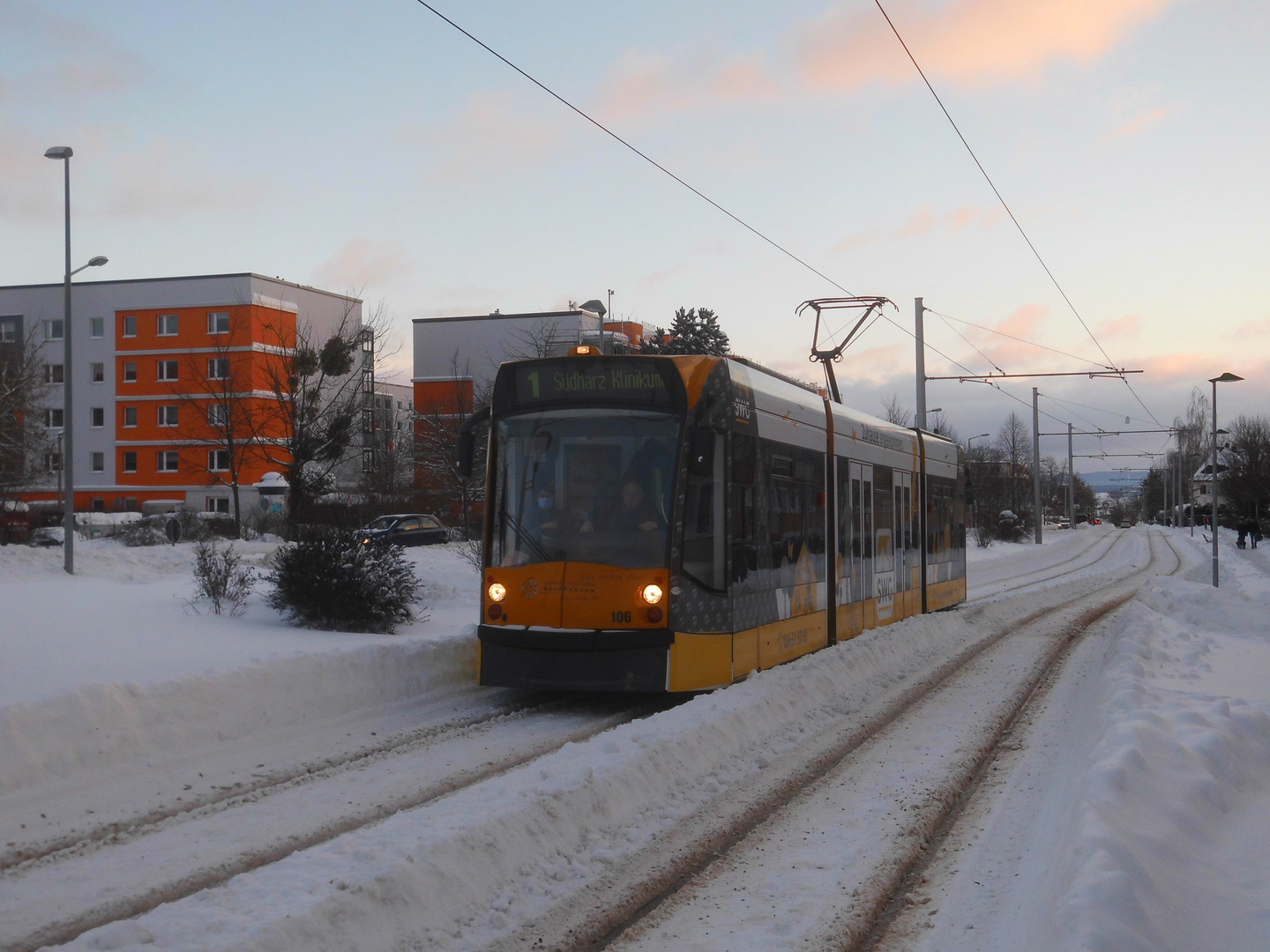 Die 1. Straßenbahn (Linie 1) in Nordhausen Nord seit 3 Tagen.