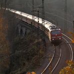 Die 111 148-3 überquert den Traunsteiner Viadukt