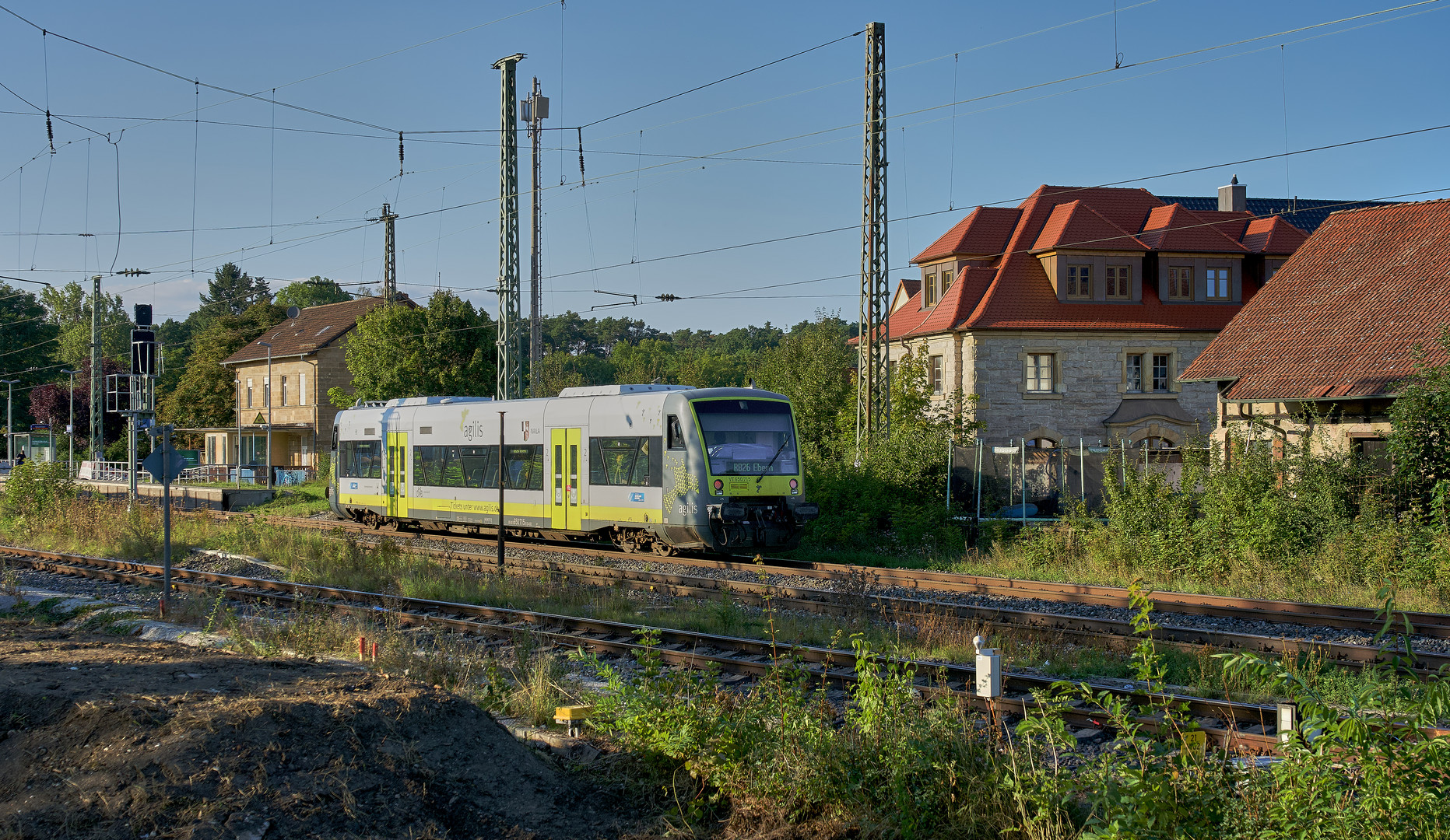 Die 144 fährt in Strullendorf ein