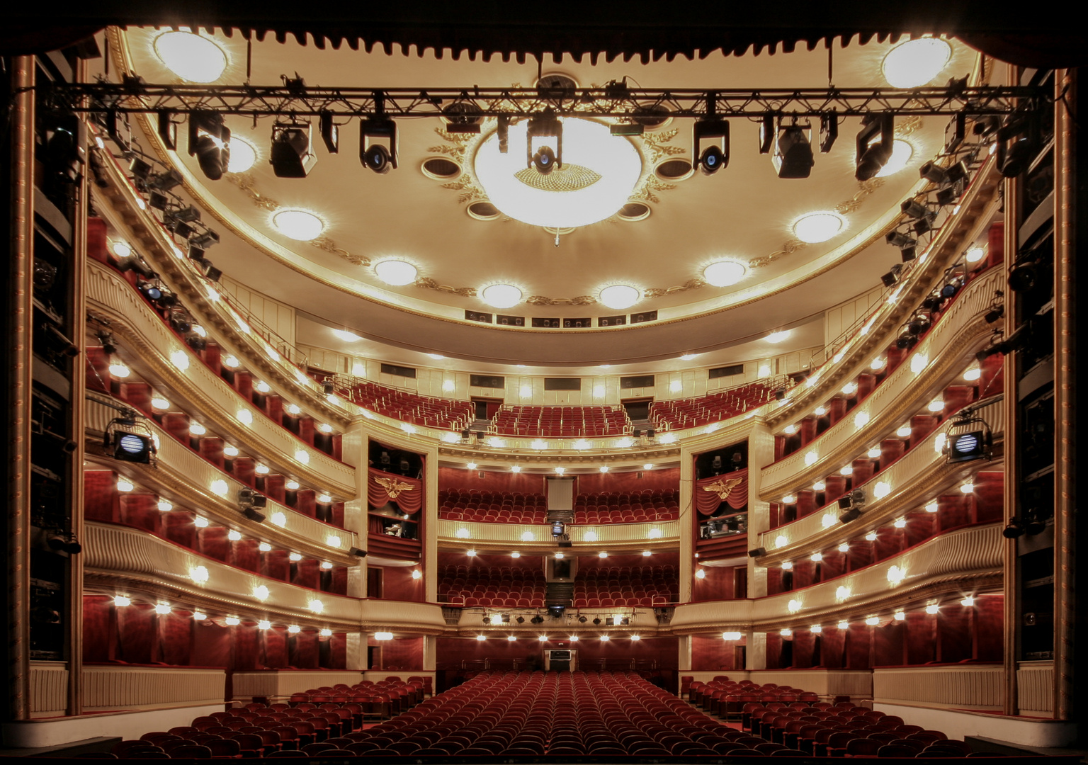 Die 4. Wand       Burgtheater Wien