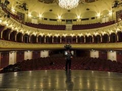 Die 4. Wand  -     Salzburger Festspiele - Landestheater Salzburg