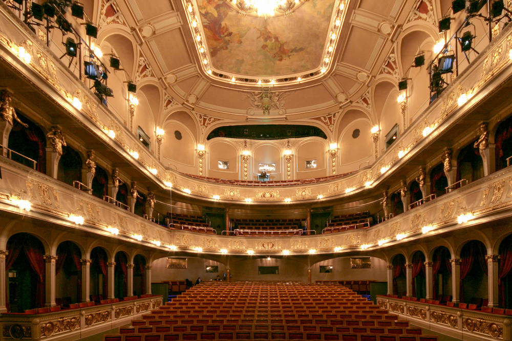 Die 4. Wand          Theater in den Weinbergen  Prag