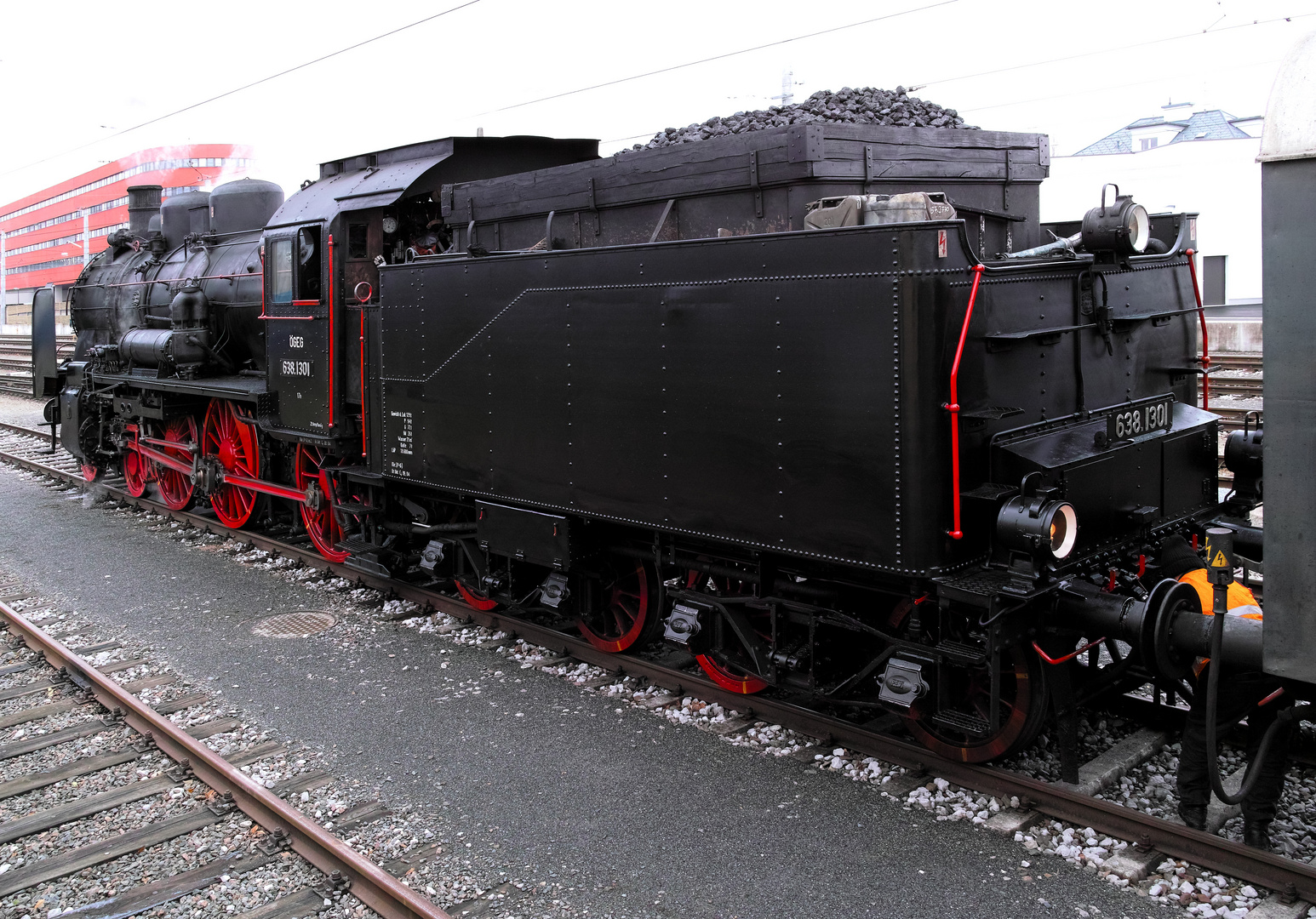 Die 638.1301 bespannt den Nikolauszug