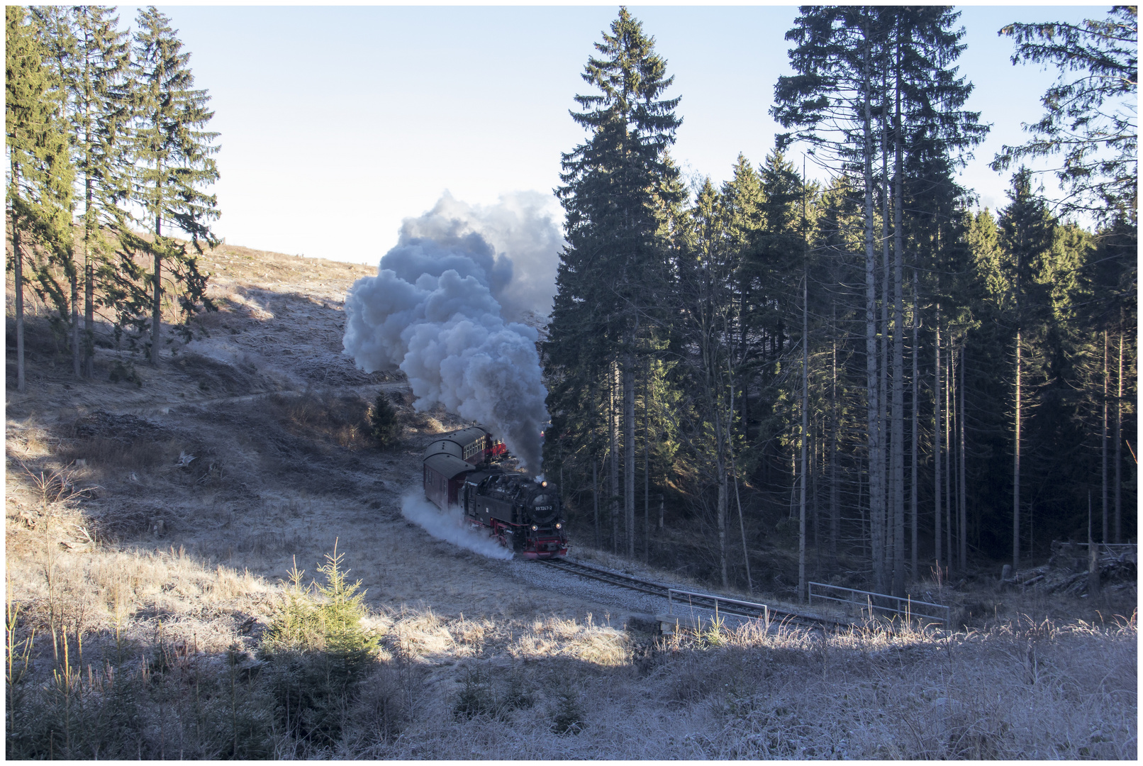 Die 99 7247-2 vor Gasthaus Drei-Annen (30.12.2016)