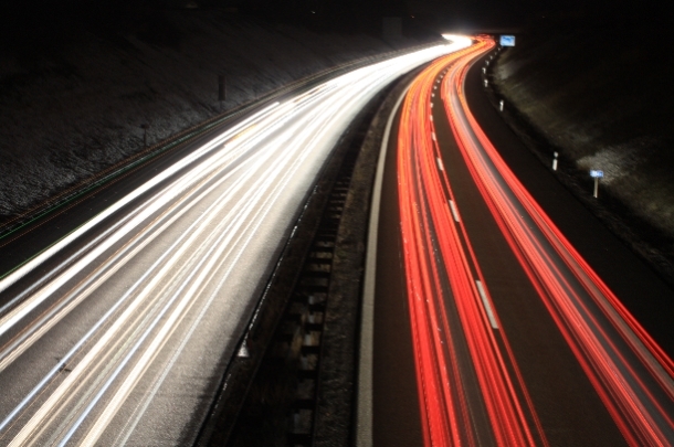 die A96 bei Nacht