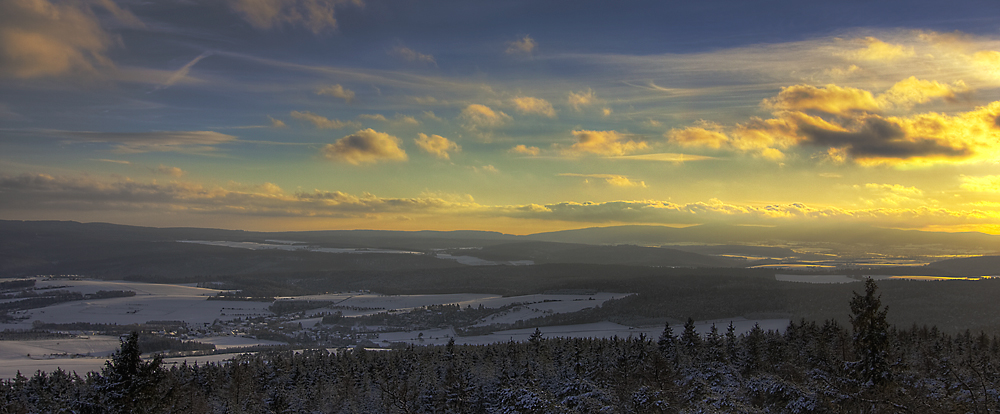 Die Abendsonne auf dem Hausbergturm genießen