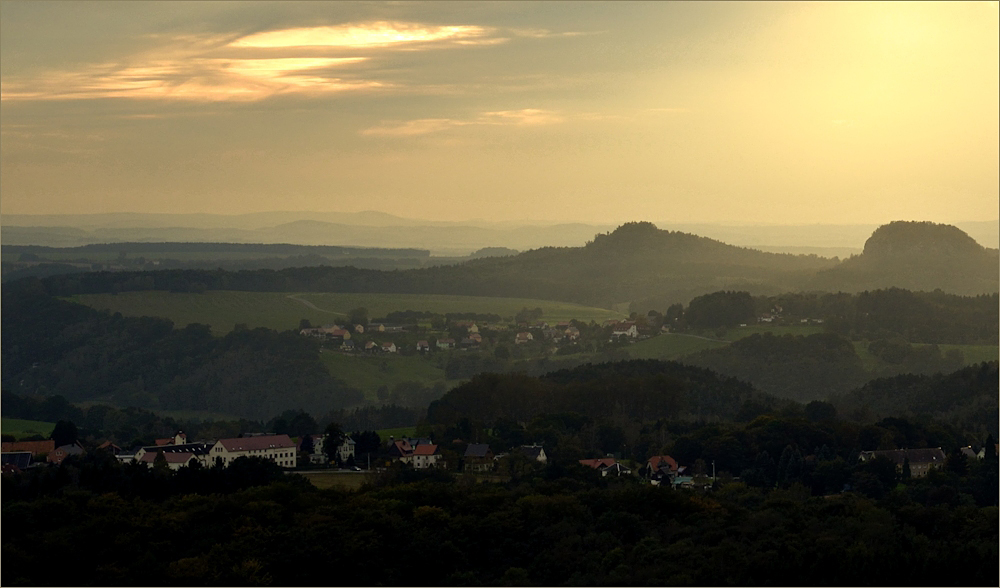 Die Abendsonne kuschelt mit dem Nebel ...