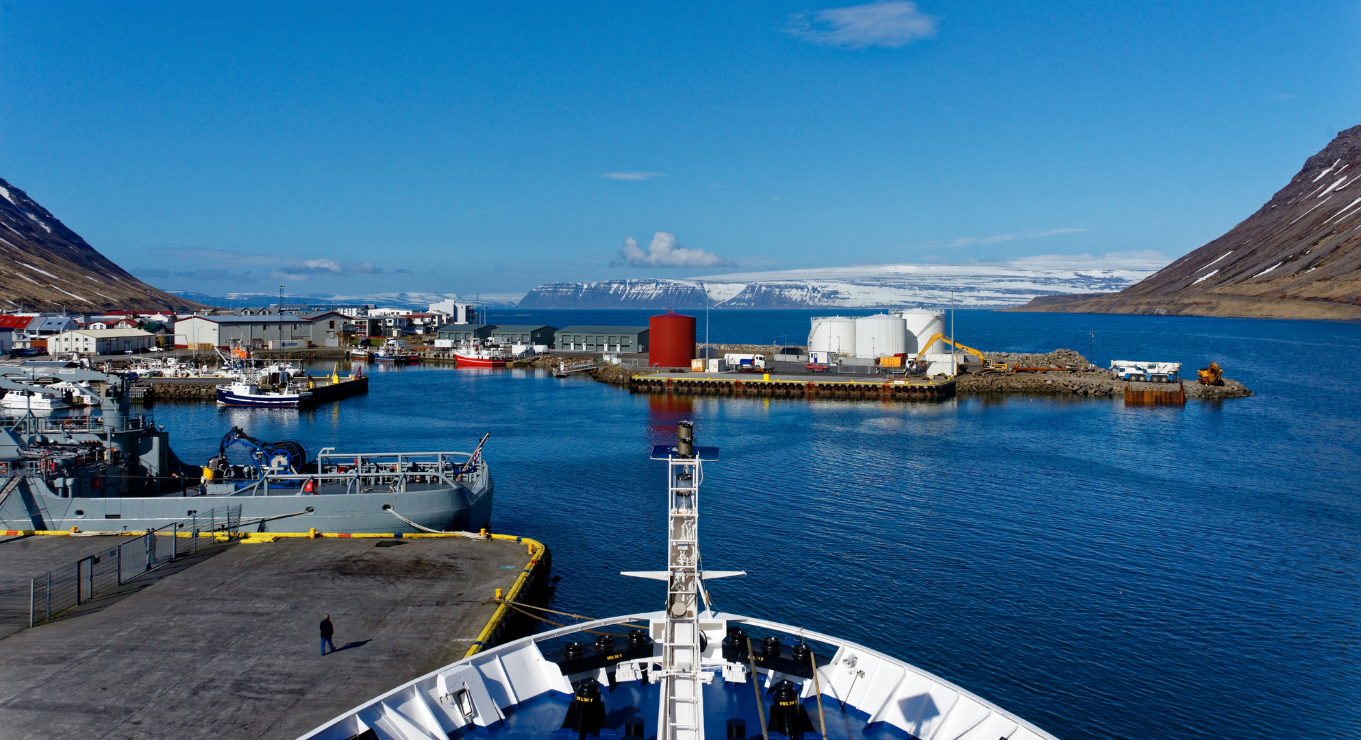 Die  Abfahrt von Isafjördur