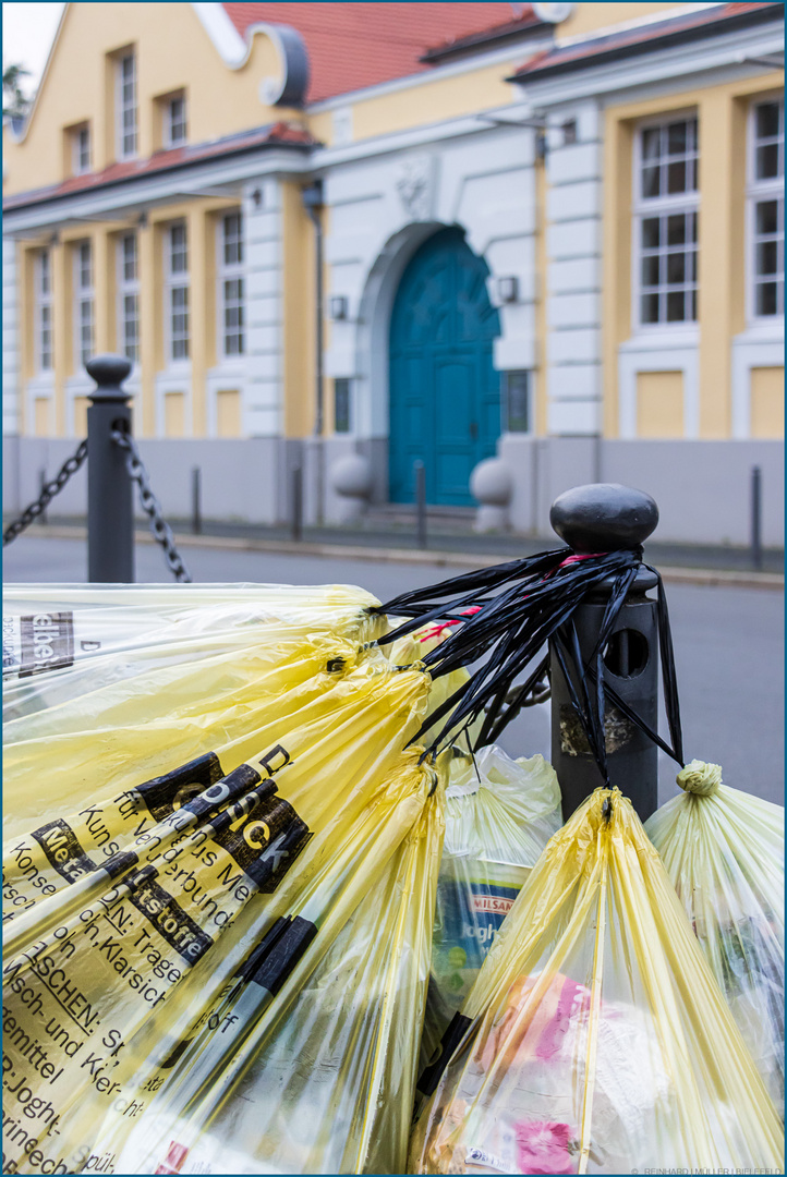 "Die Abtei hat heute Gelber Sack" - oder - "Jogh passt".