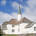 Die achteckige Holzkirche von Moskenes auf den Lofoten