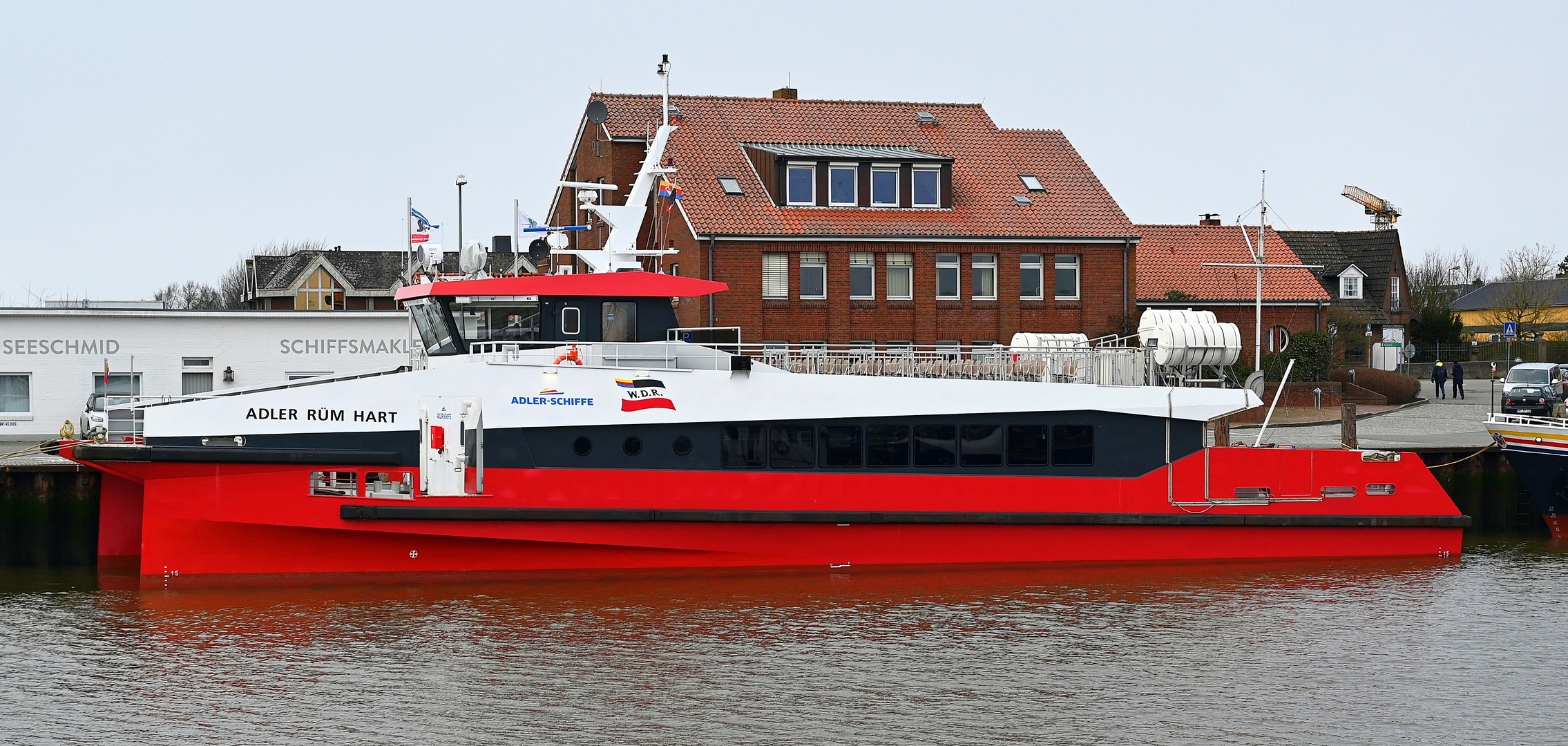 Die ADLER RÜM HART im Husumer Hafen