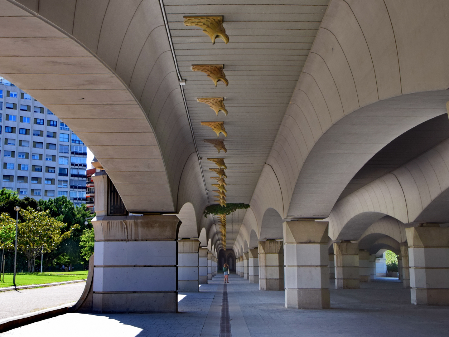 Die Adler unter der Brücke