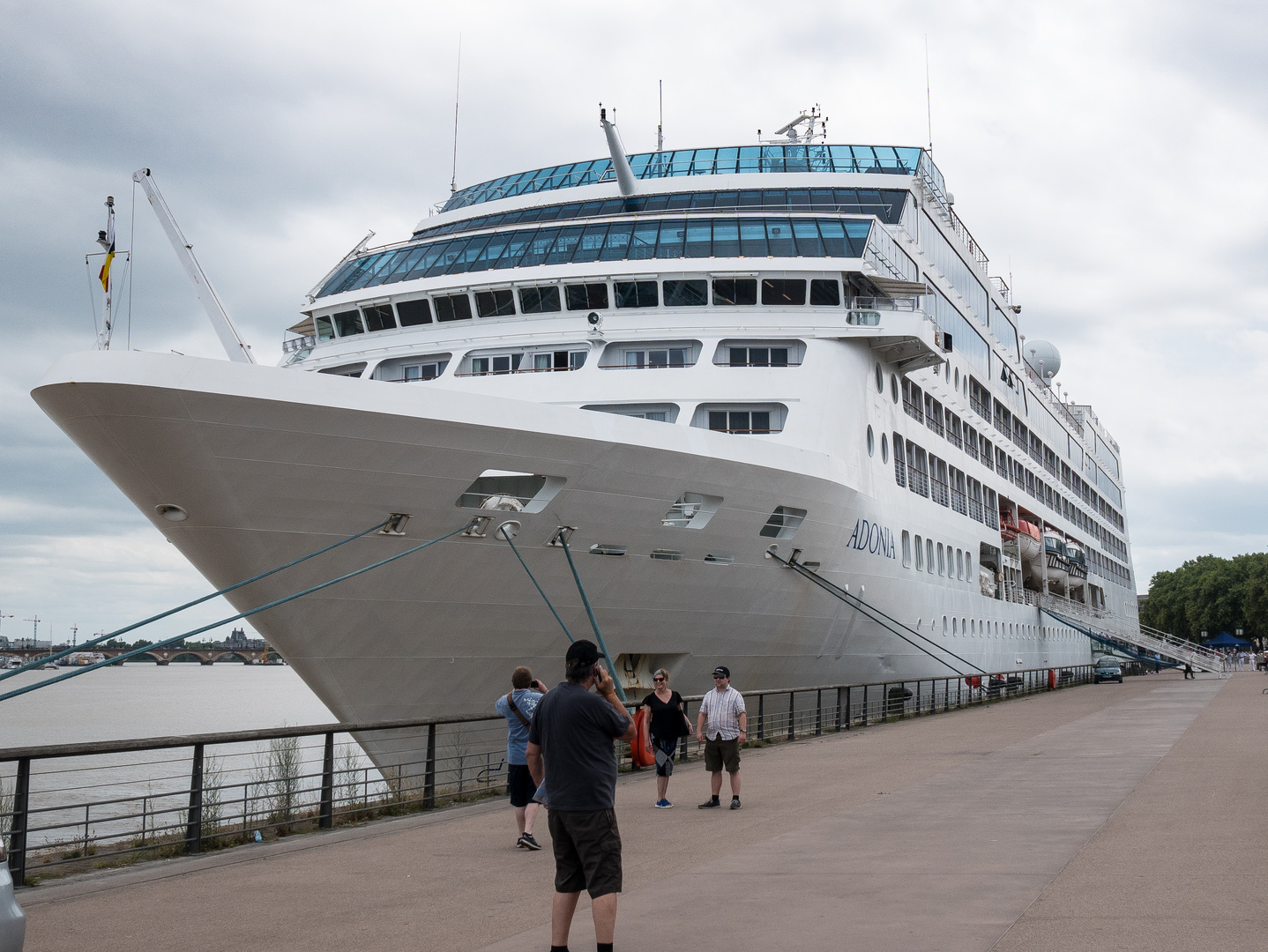 Die Adonia in Bordeaux