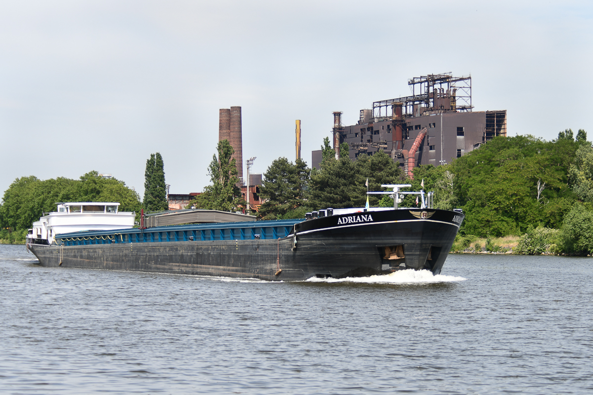 Die Adriana bei Ex-Stahlwerk Chertal (B)