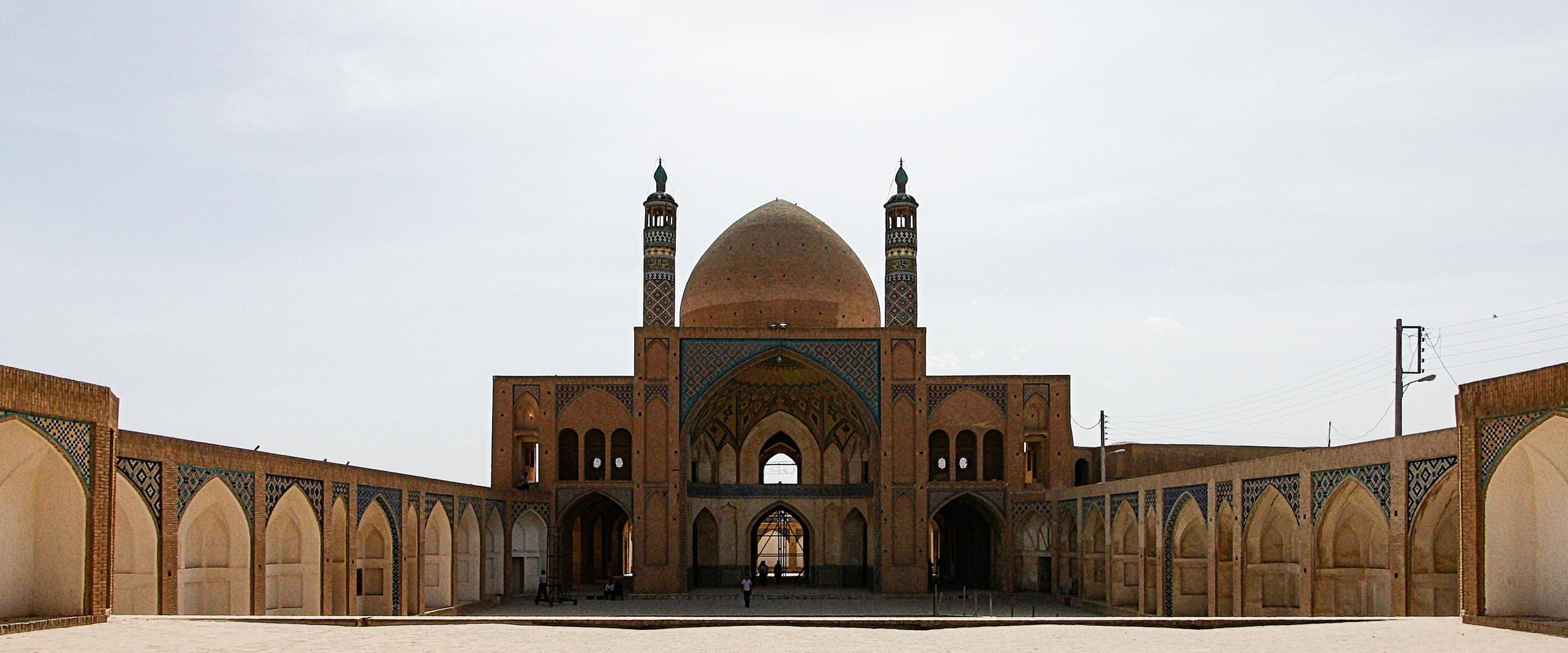 Die Agha Bozorg-Moschee und -Medresse in Kashan... (1)