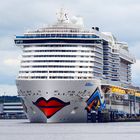 Die AIDA NOVA am Liegeplatz in Kiel