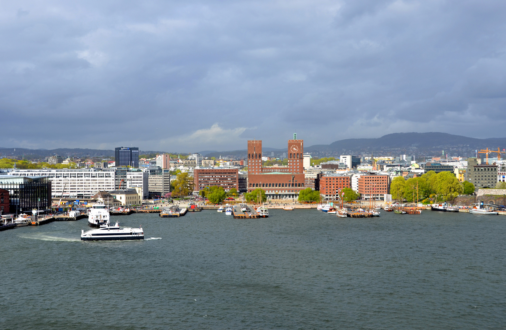 Die AIDAdiva verlässt Oslo