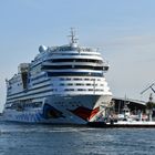 Die "AIDAsol" am Warnemünder Passagierkai