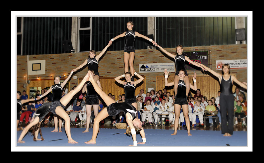 Die Akrobatik-Gruppe 1 Foto & Bild | sport, turnen, svgb Bilder auf