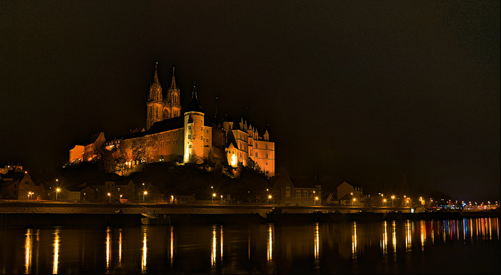 Die Albrechtsburg Meißen bei Nacht…,