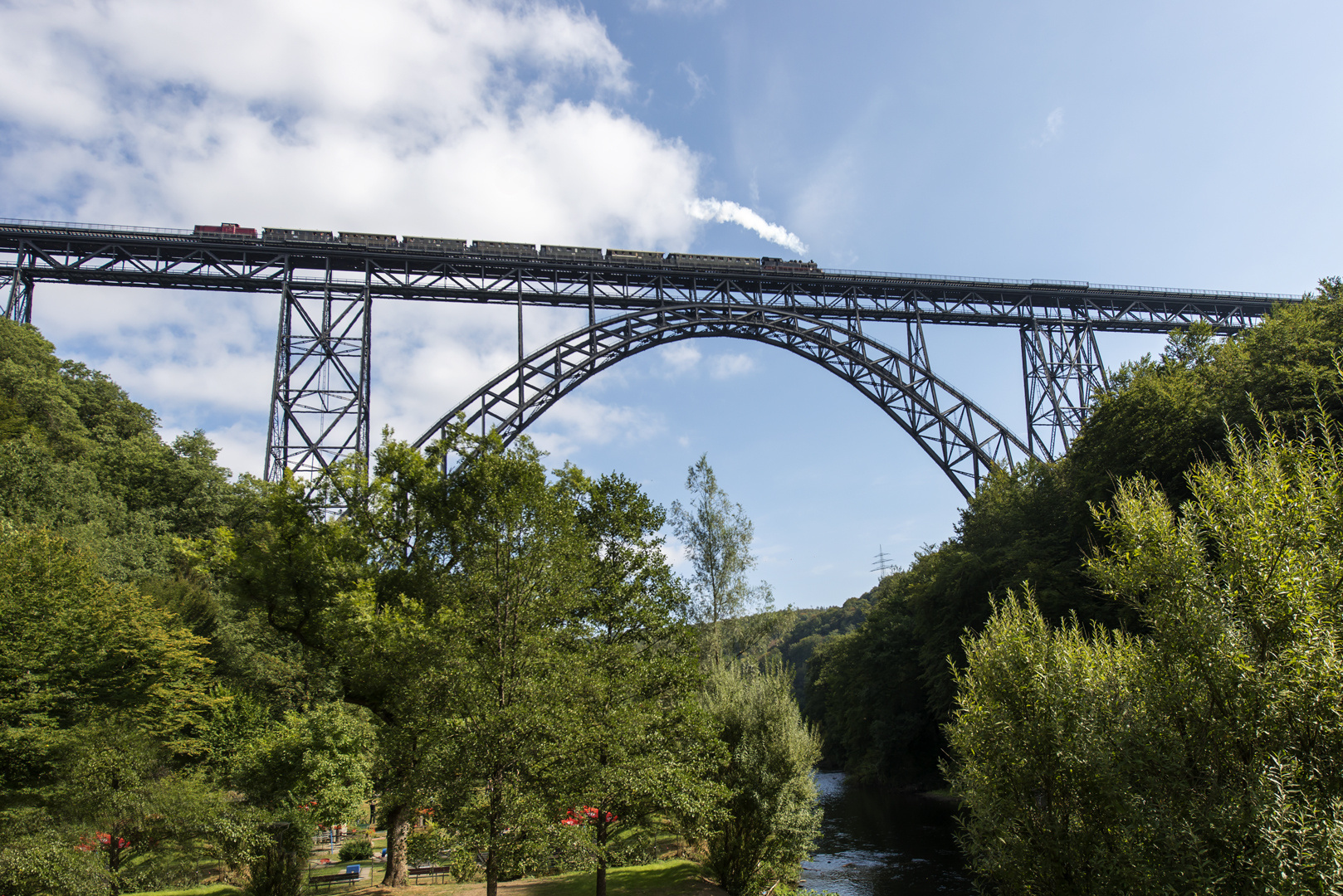 Die ale Dame auf der älteren Brücke