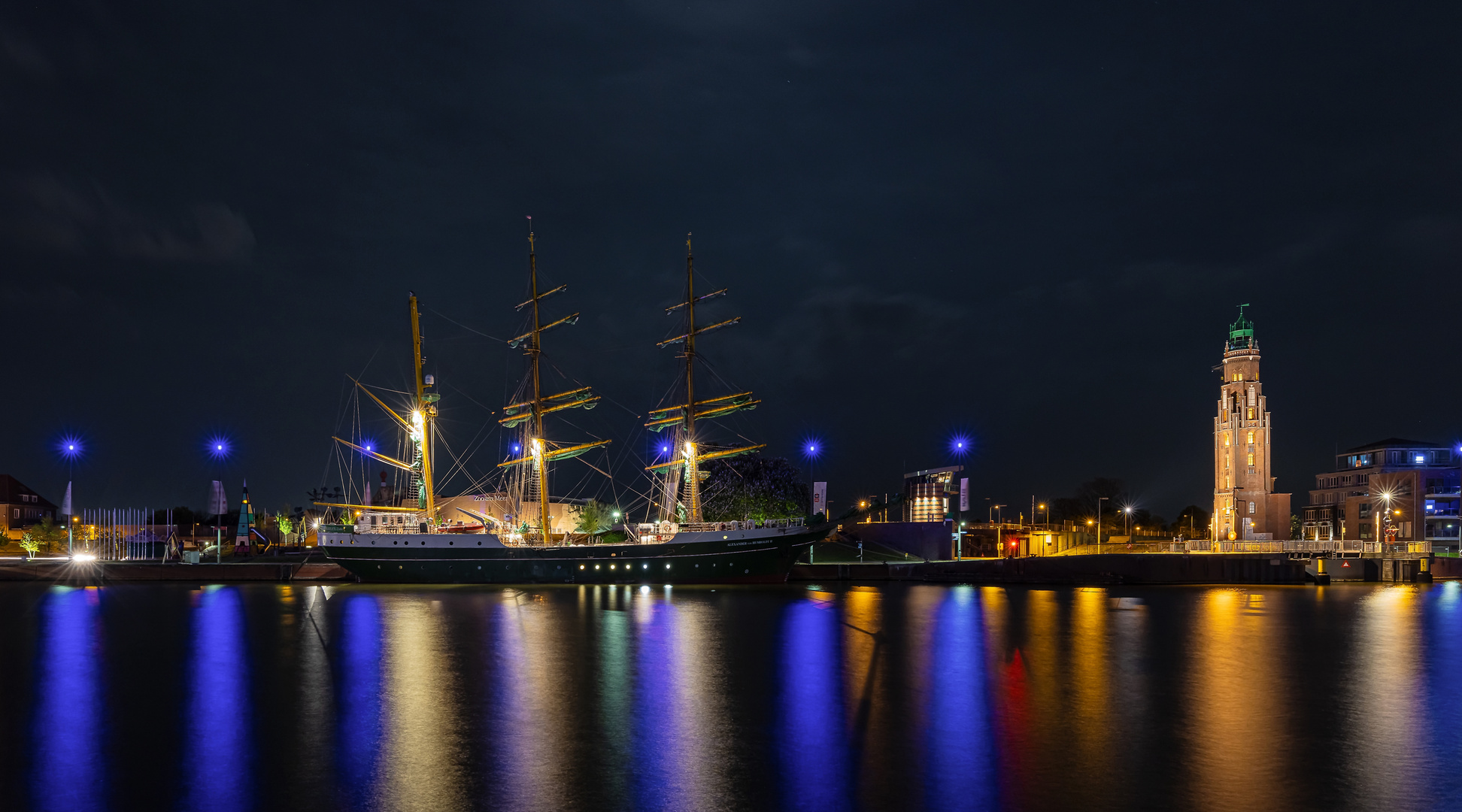 Die Alexander von Humboldt 2 in der Sommernacht