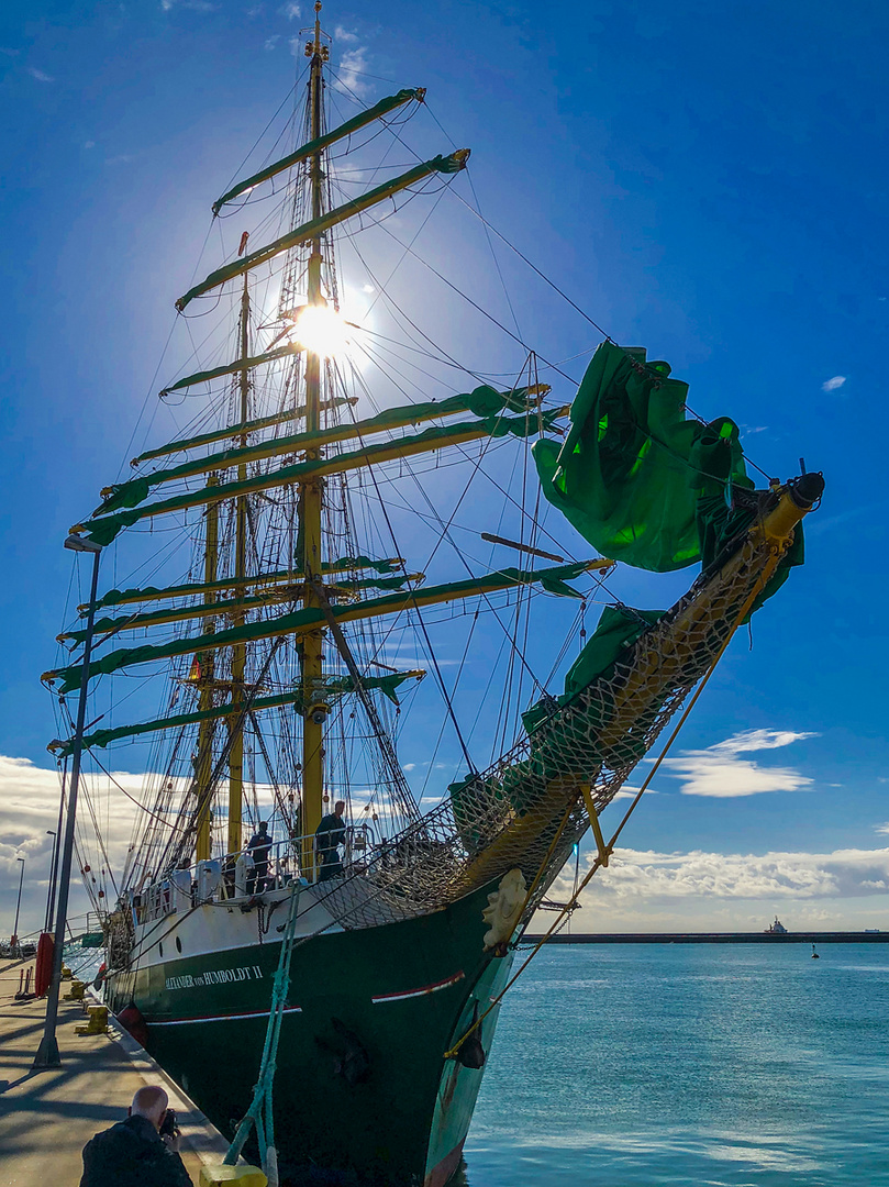 Die Alexander von Humboldt II ...