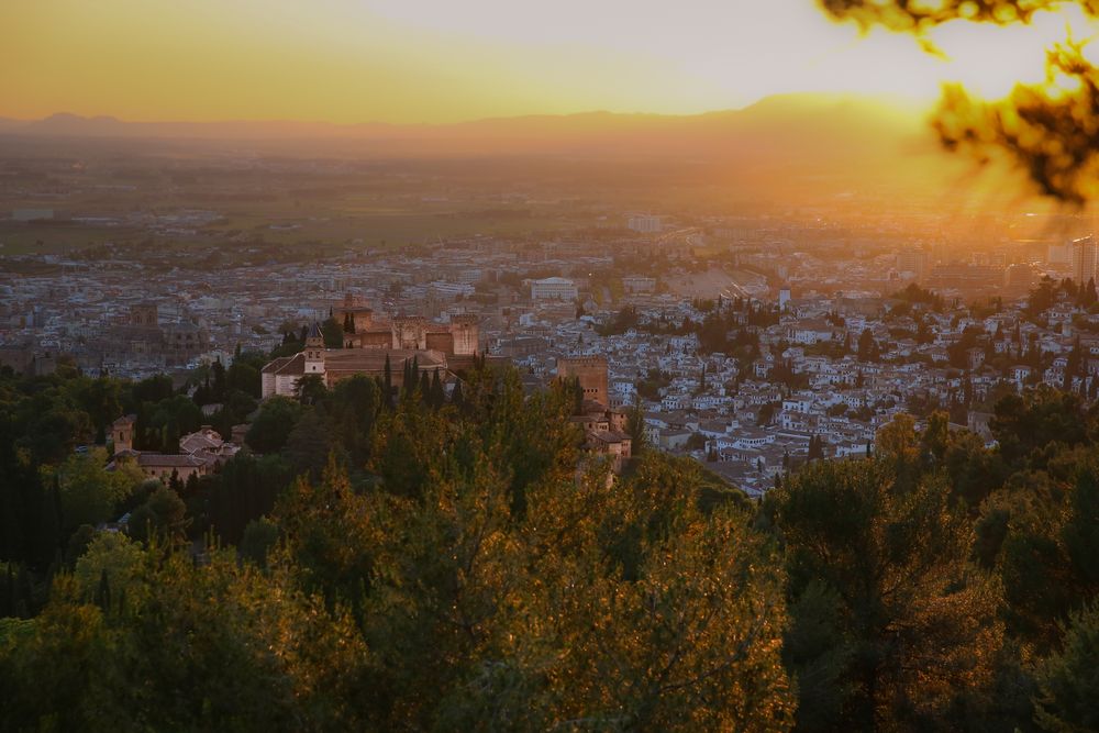 Die Alhambra im Sonnenuntergang, mal von einer anderen Seite