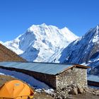 Die Alp Dharamsala mit dem Samdo Ri