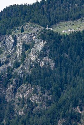 Die Alpe Romario mit romanischem Kirchlein...