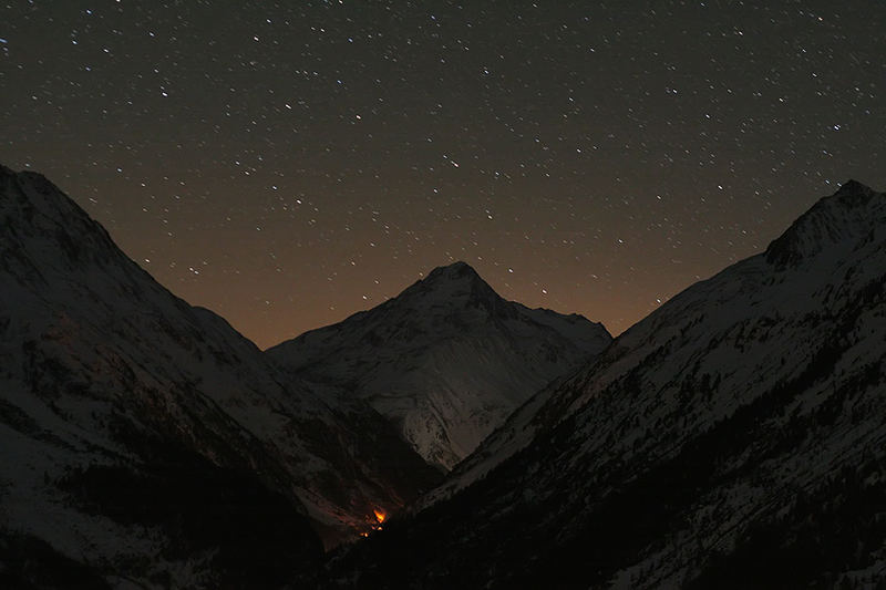 Die Alpen bei Nacht