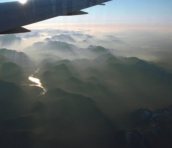 die alpen benebelt