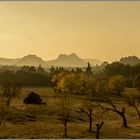 Die Alpilles im abendlichen Gegenlicht