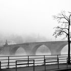 Die " Alte Brücke " im Nebel