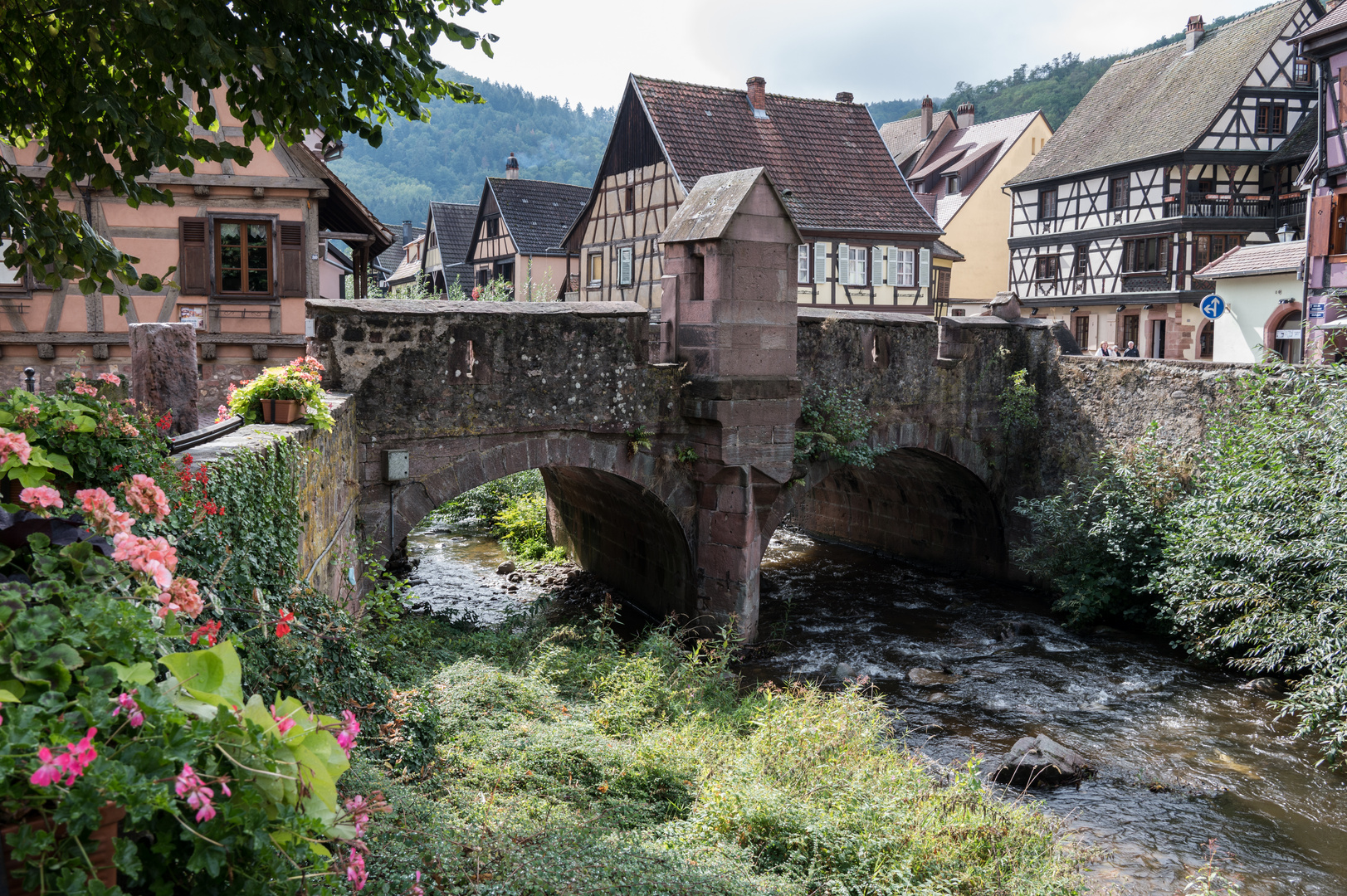 Die alte Brücke über die Weiss