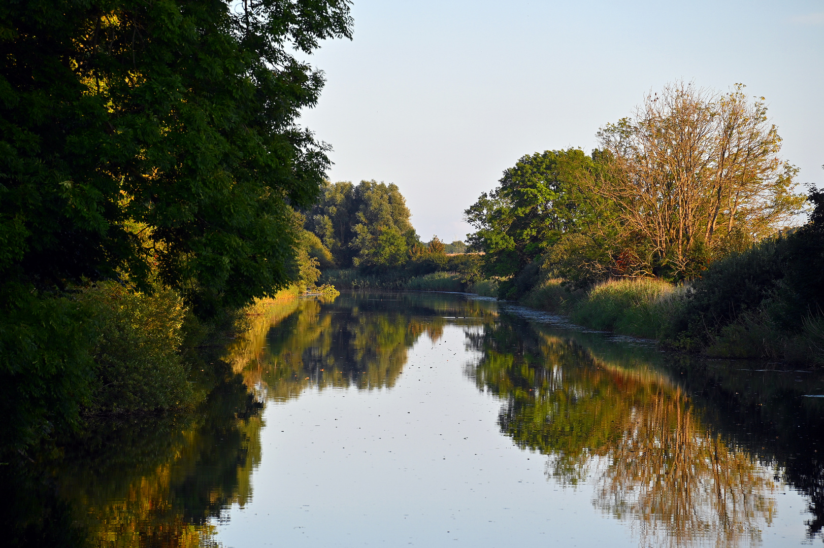 Die alte Eider-Kanal-Schleuse Kluvensiek im Spätsommer