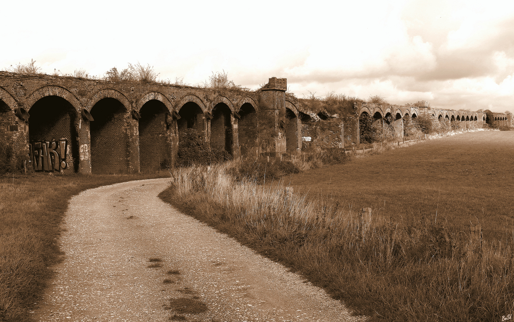 Die alte Eisenbahnbrücke....