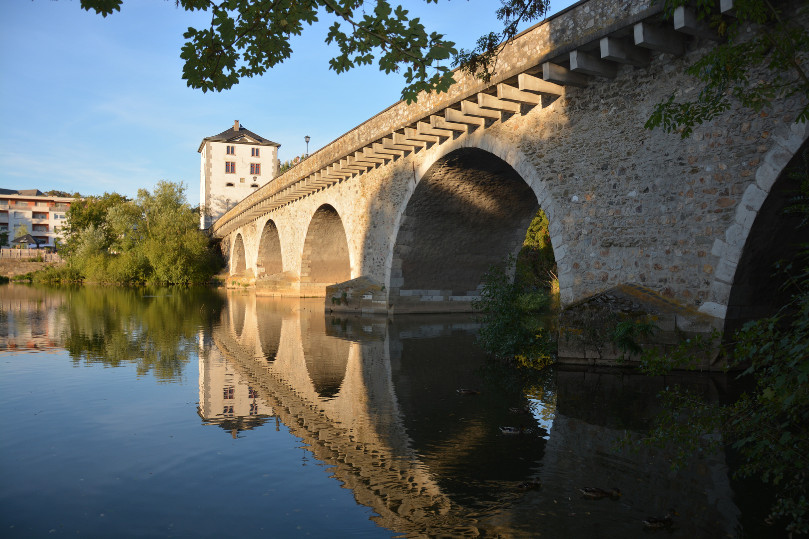 Die alte Lahnbrücke in Limburg