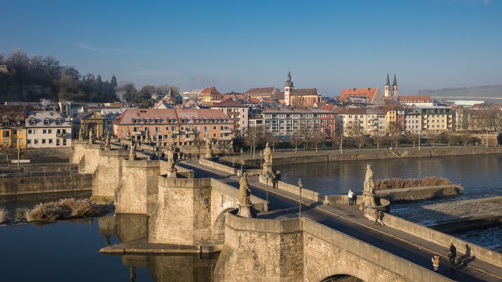 Die alte Mainbrücke