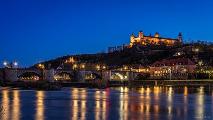 Die Alte Mainbrücke