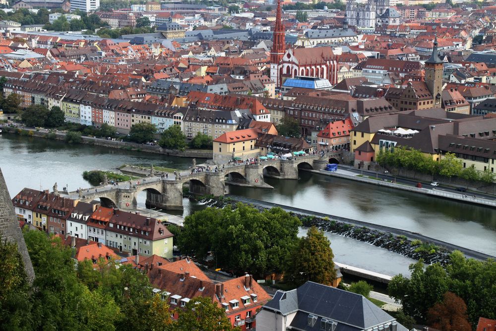 Die Alte Mainbrücke