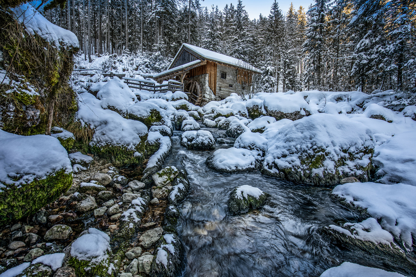 Die alte Mühle am Bach.