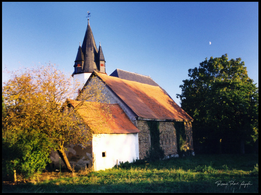 Die alte Scheune hinter der Kirche