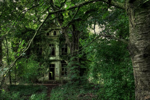 Die alte Villa.....