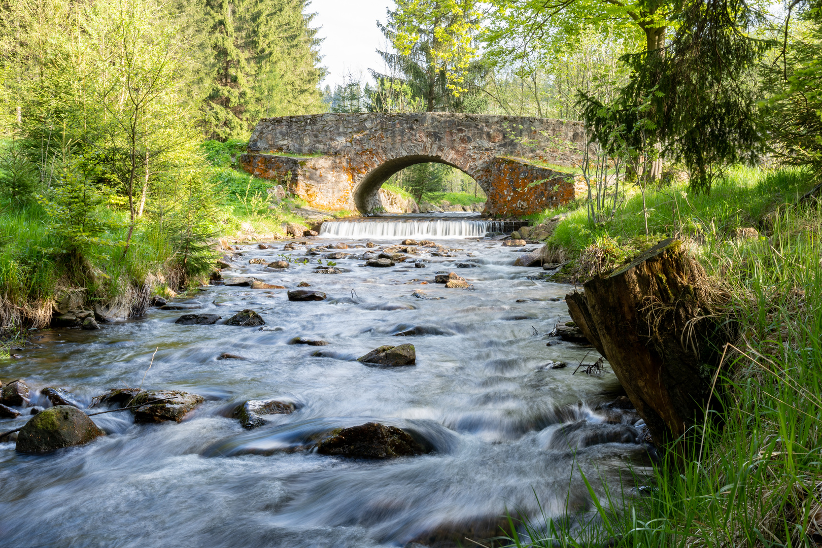 Die alte Zinnbrücke zwischen Seyde und Rehefeld mit der Wilden Weißritz